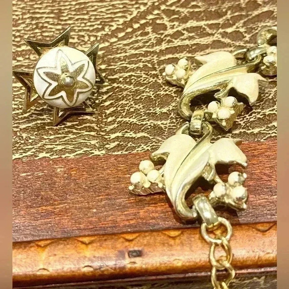 🏵️Vintage Coro signed bracelet 🏵️ - Picture 5 of 9